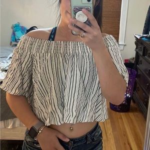 Cropped American eagle off the shoulder